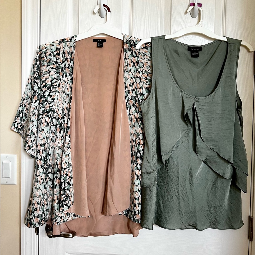 H&M flyaway, 3/4 sleeve, green and beige, lined polyester cardigan. Size 12.